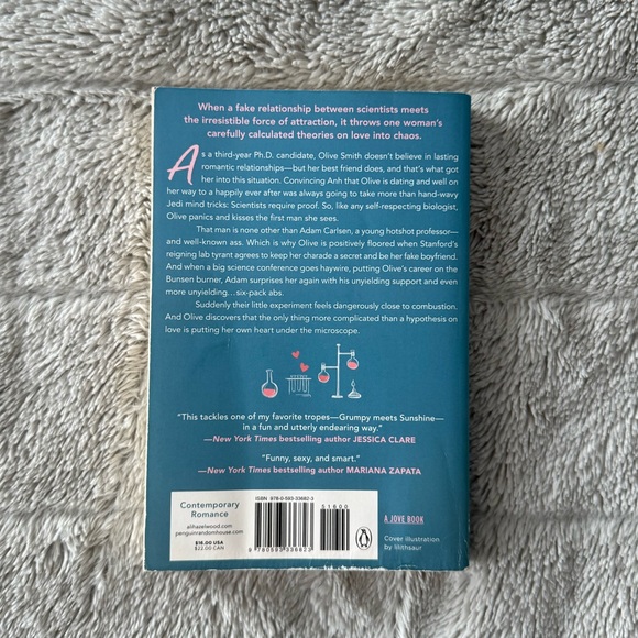 The Love Hypothesis by Ali Hazelwood - Picture 2 of 3